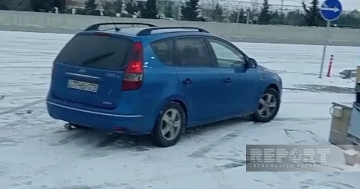 В Гобустане гололедица спровоцировала массовое ДТП