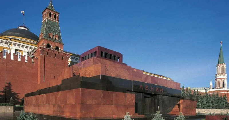 Leninin cəsədi mavzoleydən KÖÇÜRÜLÜR Səbəb