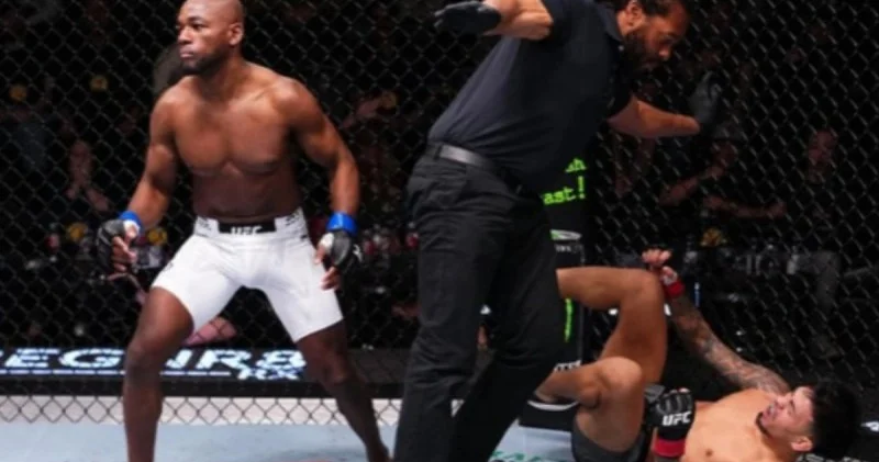 2025 ci ilin son UFC turnirinin əsas döyüşü keçirilib