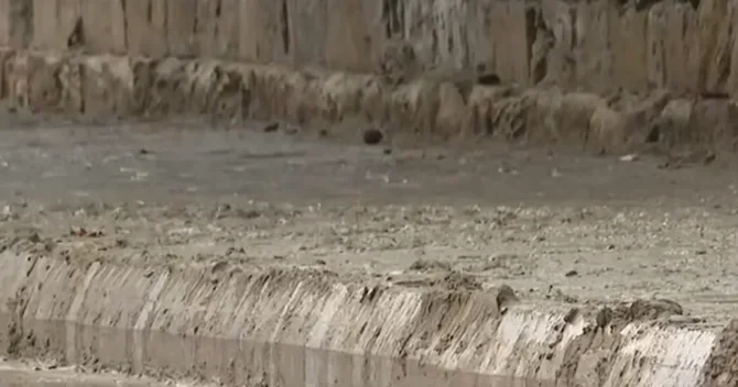 Bakının mərkəzində TƏHLÜKƏ: Torpaq sürüşməsi riski