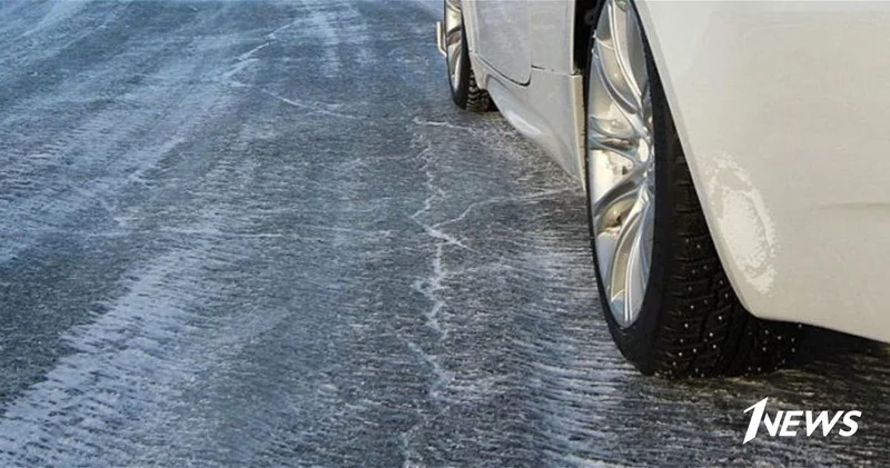 Вниманию водителей: завтра на дорогах возможен гололед