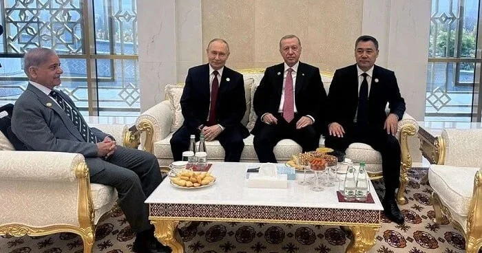 Putinin Şahbaz Şəriflə görüşə gecikməsinin səbəbi