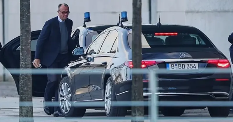 Merts Zelenski və Uitkoffla keçirilən görüşü tərk edib