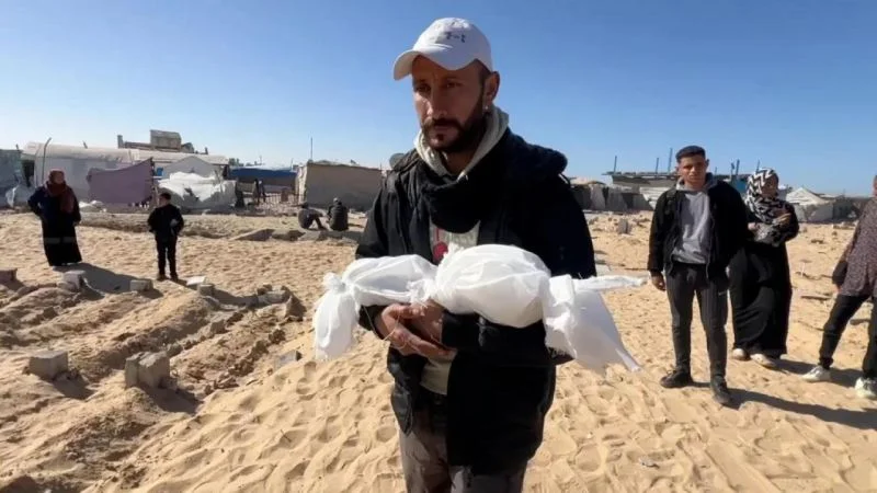 Qəzzada doğumuna saatlar qalan körpə İsrail hücumunda həyatını itirdi