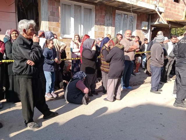 Türkiyədə polis ailə faciəsi yaşatdı 5 ailə üzvünü öldürdü FOTO