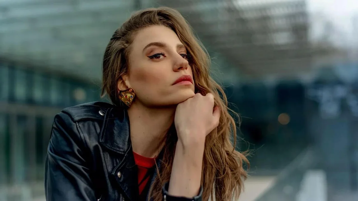 Serenay Sarıkaya məhkəməyə çağırıldı İş adamından 5 milyon dollar alıb?