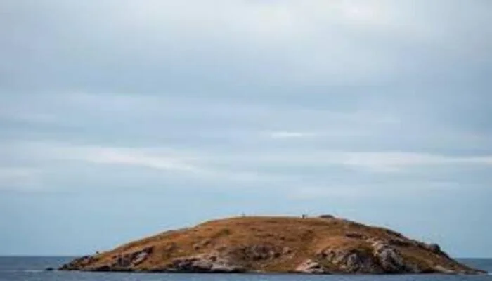 Xəzər dənizində peyda olan “kabus ada” yoxa çıxıb