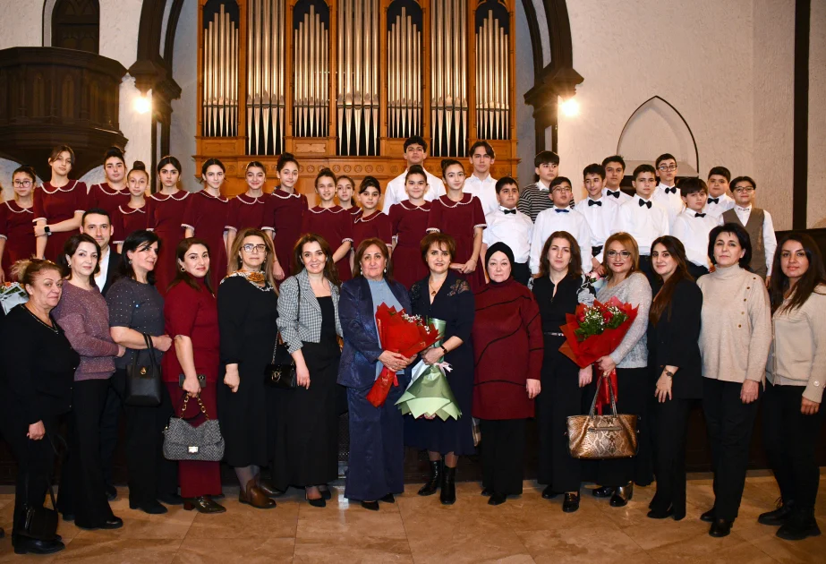 Kamera və Orqan Musiqisi zalının səhnəsində konsert Qış nağılı AZƏRTAC