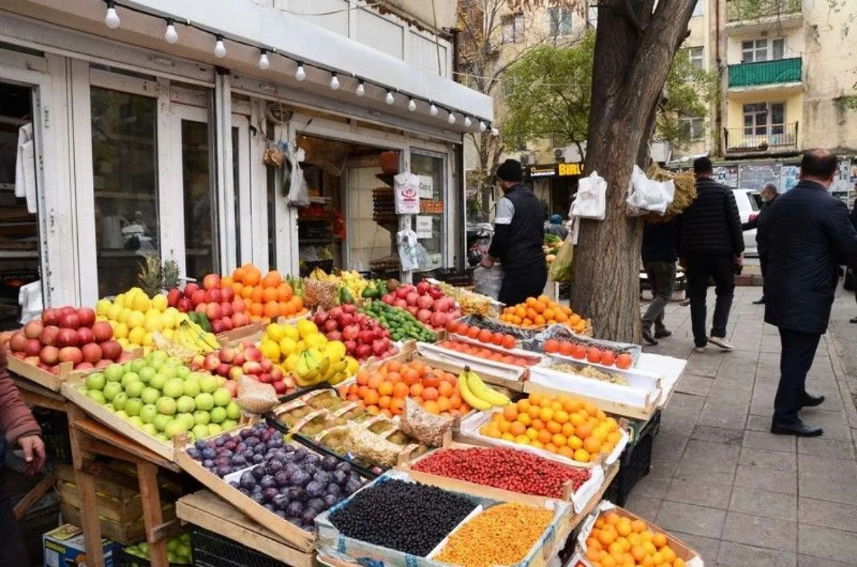 Küçə ticarəti haqda qanun qəbul olunmalıdır Ekspert