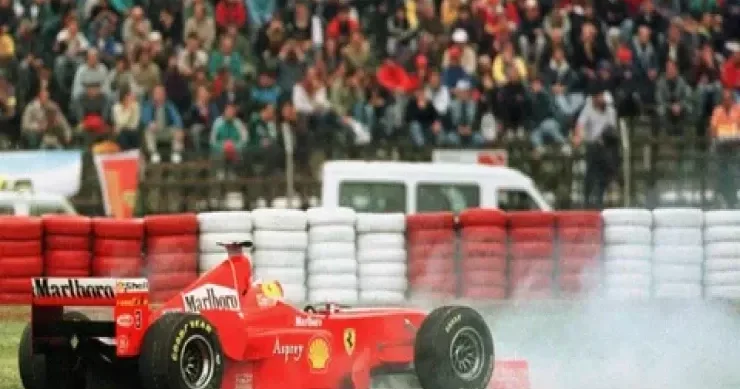 cin yarış bolidi satışa çıxarılacaq