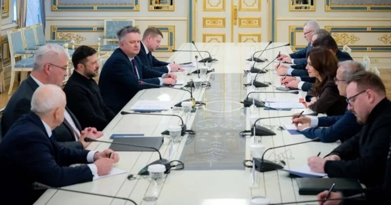 Зеленский обсудил c Спиропали оборонное сотрудничество