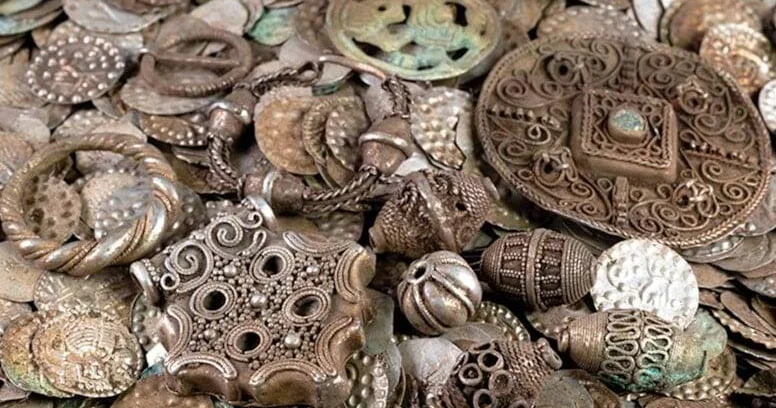 Balıqçının soxulcan axtarışı tarixi dəyişdirdi: 2500 illik nadir tapıntı