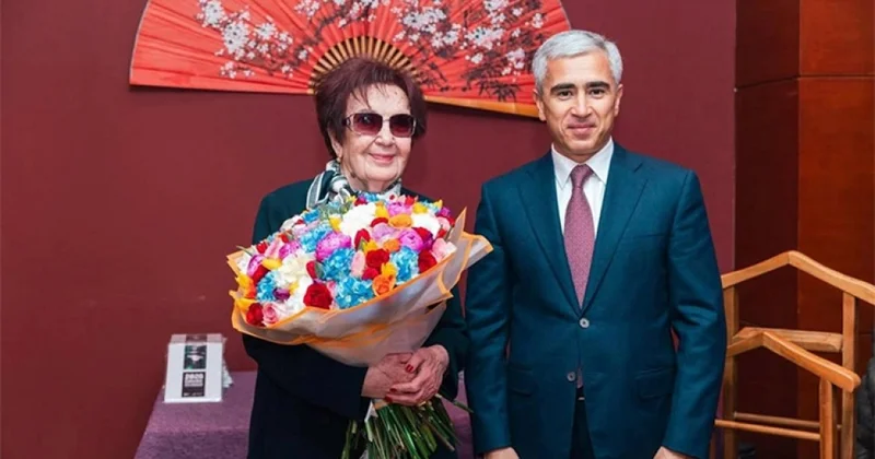 Anar Ələkbərov Əməkdar jurnalistin 90 illik yubileyini təbrik etdi