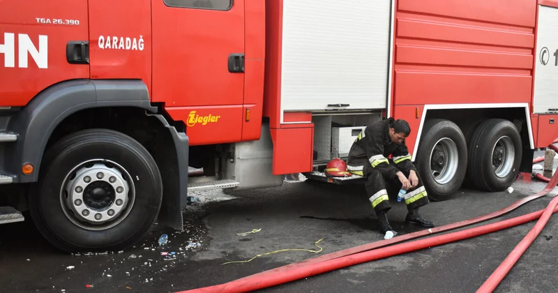 Binəqədidə bina YANIR VİDEO