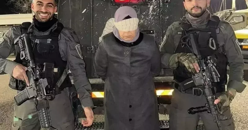 30 il sonra saxlanıldı Gözünü bağlayıb FOTO çəkdirdilər