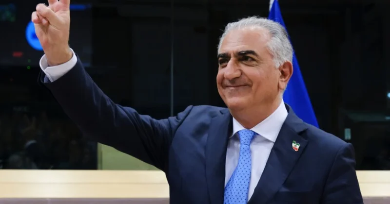 Пехлеви удалось завоевать доверие азербайджанцев иранский аналитик Мазиар Миан отвечает на вопросы