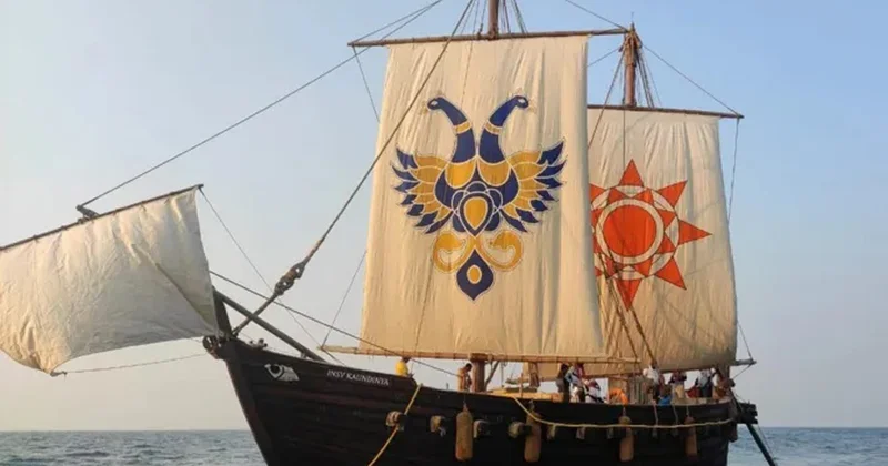 Hindistanın ilk əl ilə tikilmiş hərbi gəmisi Omana çatıb