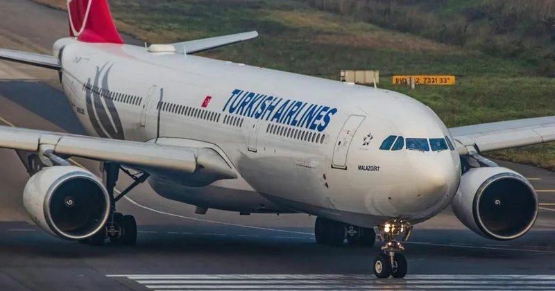 Самолет Turkish Airlines экстренно сел в Барселоне из за угрозы взрыва