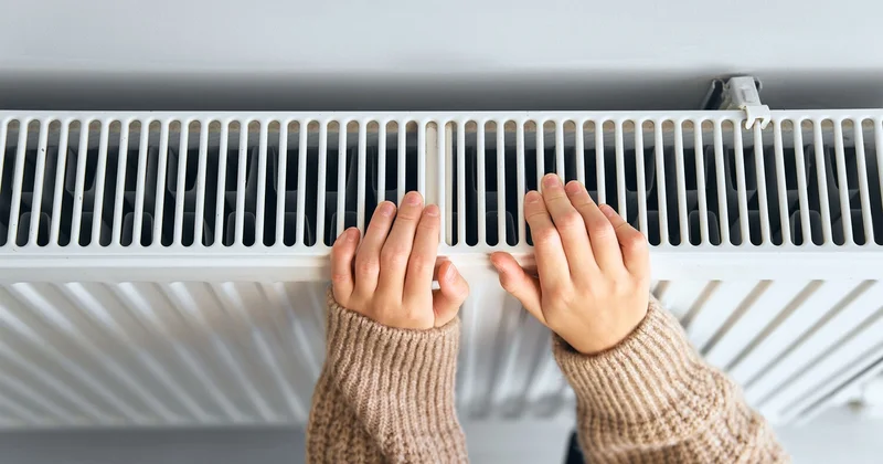 Hansı xəstəliklər zamanı əllər və ayaqlar daim donur?