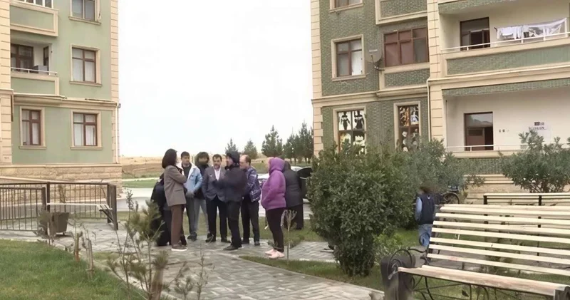 Atasız anasızlar soyuqdan donur: Müdir haqqını tələb edənləri hədələyir