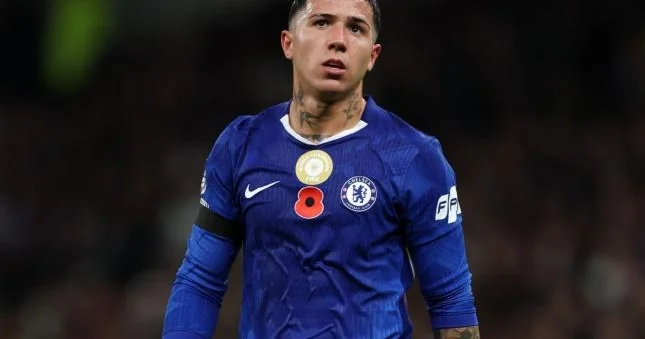 PSJ Çelsi nin yarımmüdafiəçisinə göz dikdi