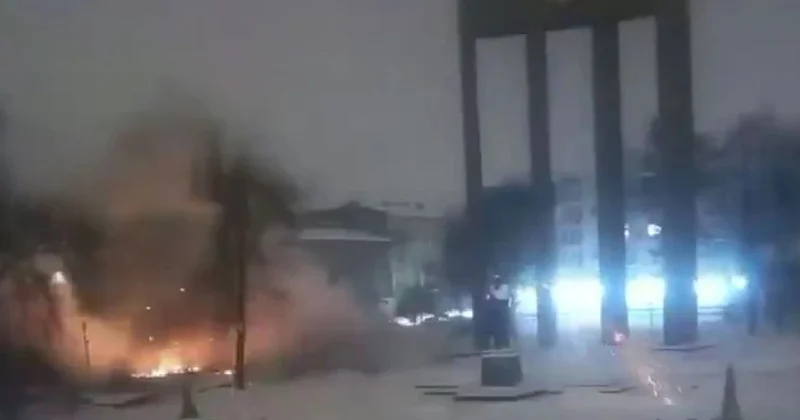 Российский дрон попал на детскую площадку во Львове, а в Киеве в жилой дом видео; фото