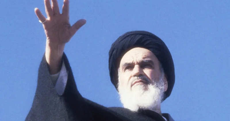 Xomeyninin sirli çağırışı: Şahın oğlu 48 il sonra taktikanı təkrarladı VİDEO