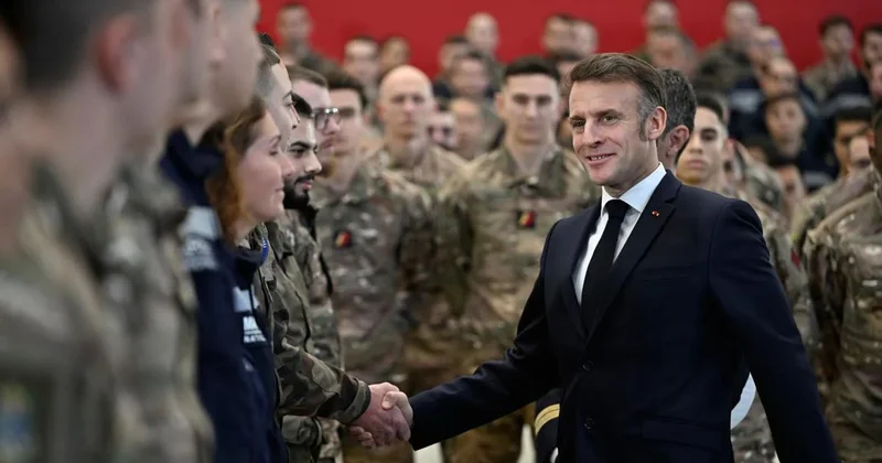 Европе нужен свой Орешник считает Макрон