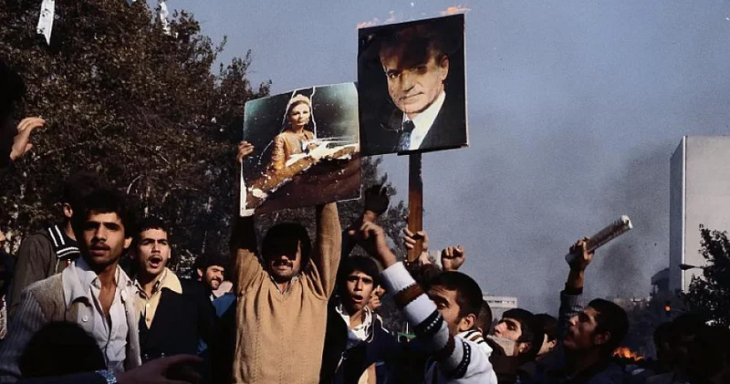 Xameneinin Pəhləvidən aldığı “ibrət”