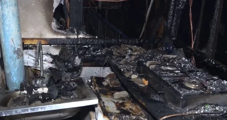 Очевидцы рассказали подробности пожара в жилом доме в Ясамальском районе