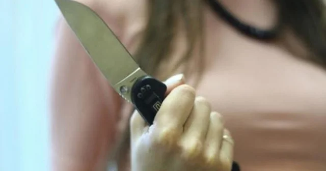 Gəncədə 37 yaşlı qadın özünə xəsarət yetirdi