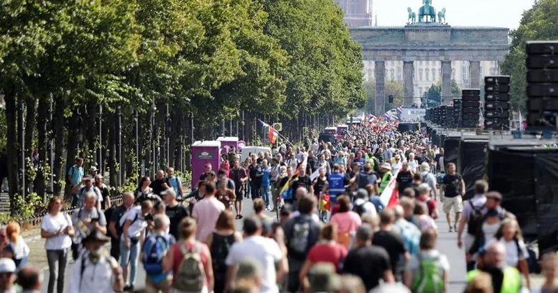 Almaniyanın hər 5 ci vətəndaşı ölkəni tərk etmək istəyir