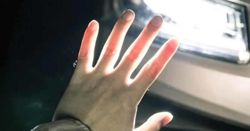 Şəmkirdə iki maşın toqquşdu Avtomobillərdən biri yol kənarındakı piyadanı vurdu