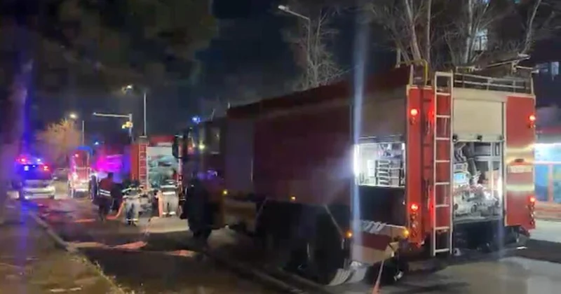 В Ясамальском районе Баку вспыхнул пожар ВИДЕО