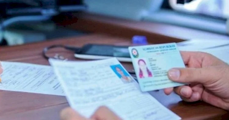 917 nəfər adını, 5 nəfər ata adını dəyişib