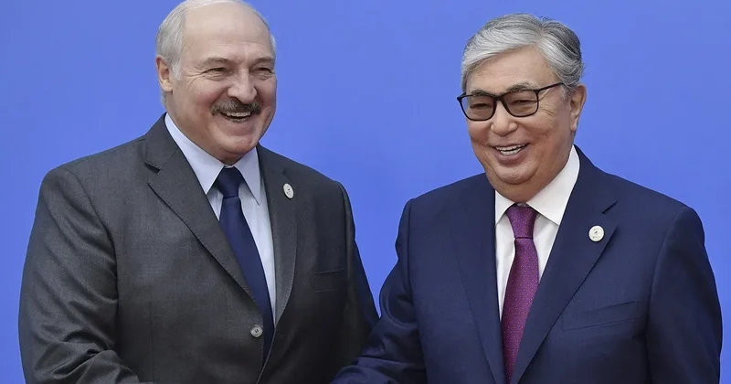 Лукашенко назвал Токаева умницей за знание китайского языка