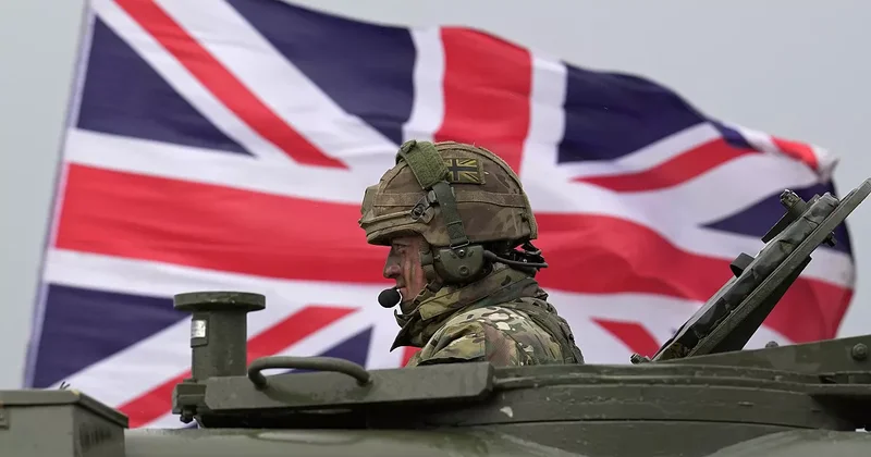 Британия отправила одного военного для защиты Гренландии Minval Politika