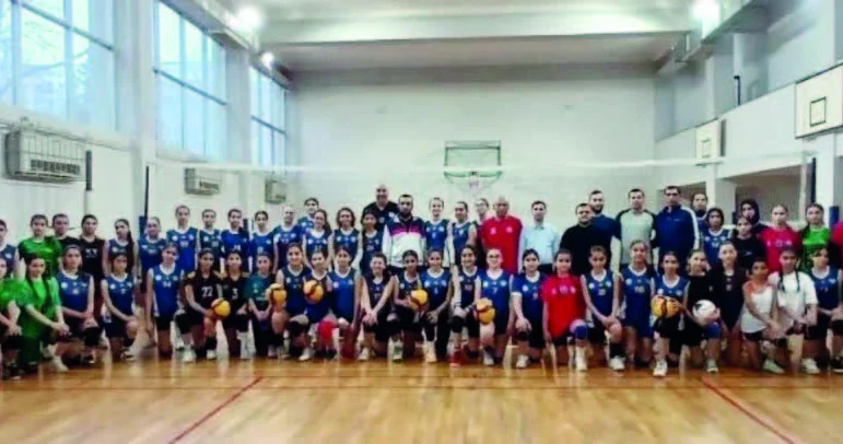 Gənc voleybolçular sınaqdan keçirilir