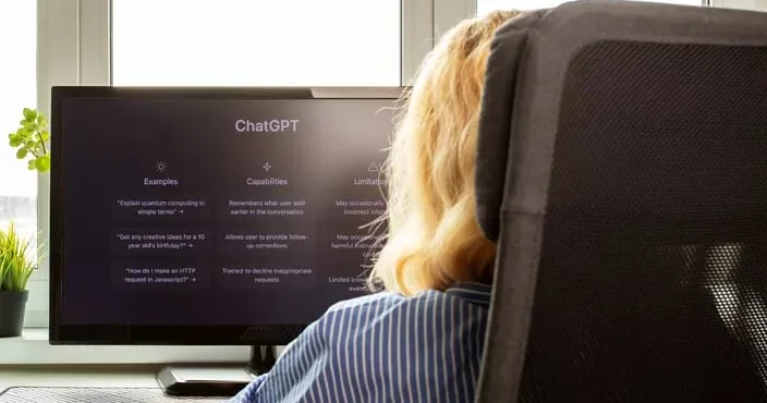 10 fransızdan 1 i xəbəri ChatGPTdən alır