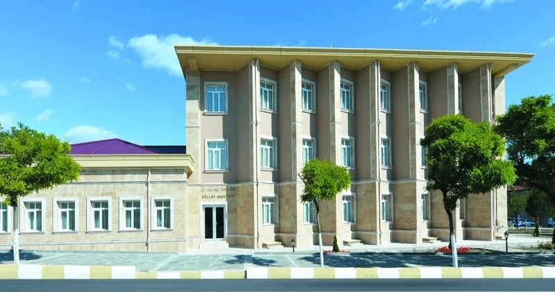 Naxçıvanda daha bir məmur işdən çıxarıldı