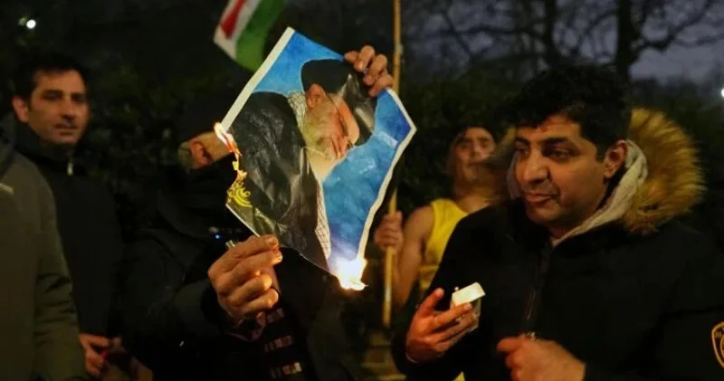 İranda qaçışa hazırlıq: Liderlər pullarını ölkədən çıxarırlar