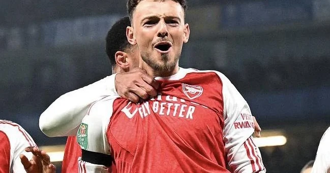 Arsenal Mançester Siti nin istədiyi müdafiəçini satmayacaq