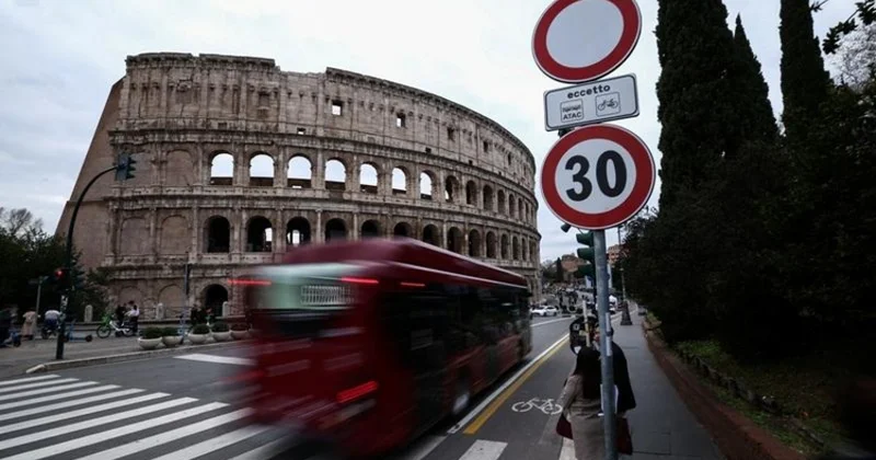 В Риме почти вдвое ограничили скорость движения по центру города