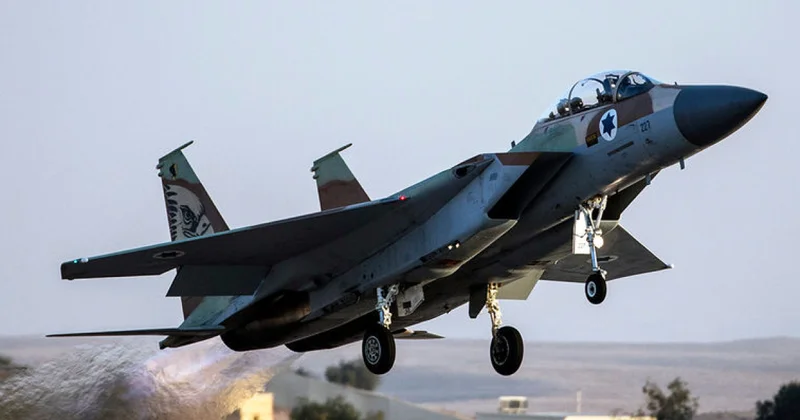 Израиль тем временем громит Хезболлу видео