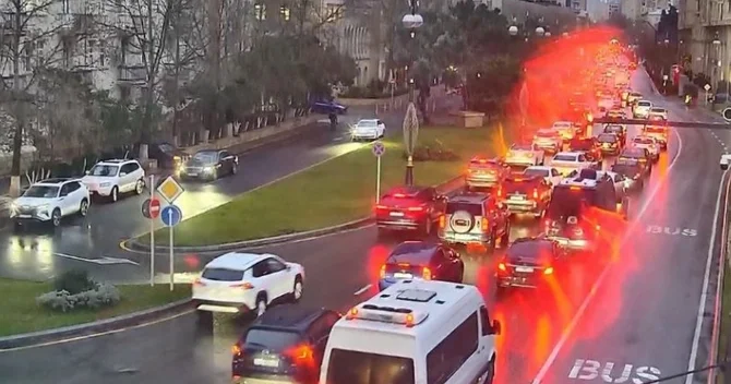 Paytaxtda 18 istiqamətdə tıxac var