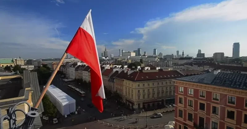 Польша перестанет признавать загранпаспорта россиян