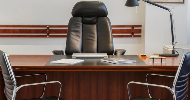 İdarə rəisi işdən çıxarıldı FOTO