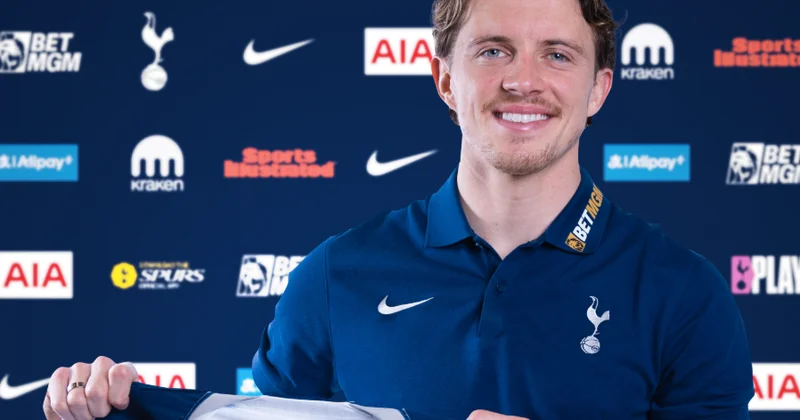 “Tottenhem” transferi açıqladı