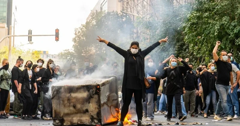 Daha bir ölkə İrandakı vətəndaşlarına xəbərdarlıq etdi