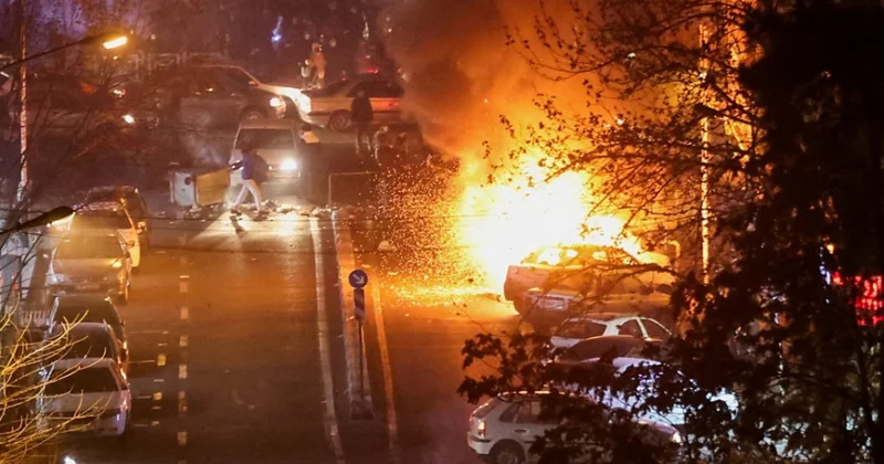 В Тегеране прошла церемония похорон 100 погибших в ходе беспорядков